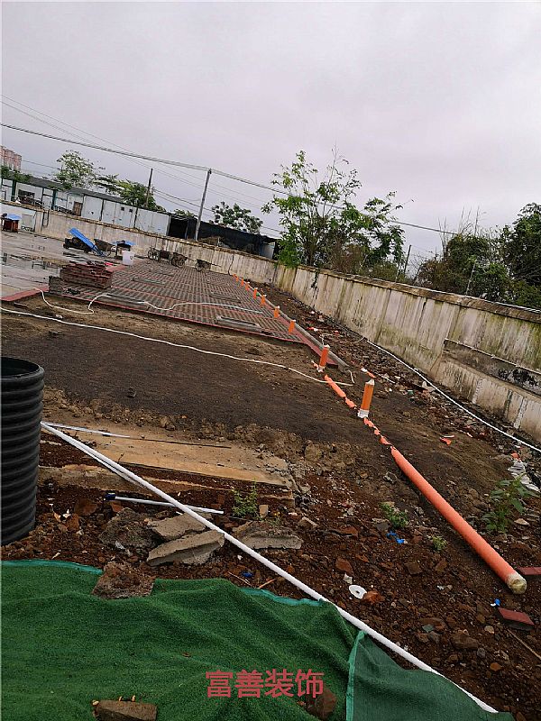 椰海大道高鐵辦公樓停車廣場(chǎng)磚鋪貼項(xiàng)目施工